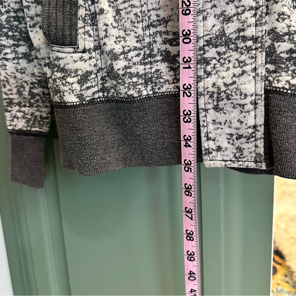 Billabong hoodie - Picture 2 of 3